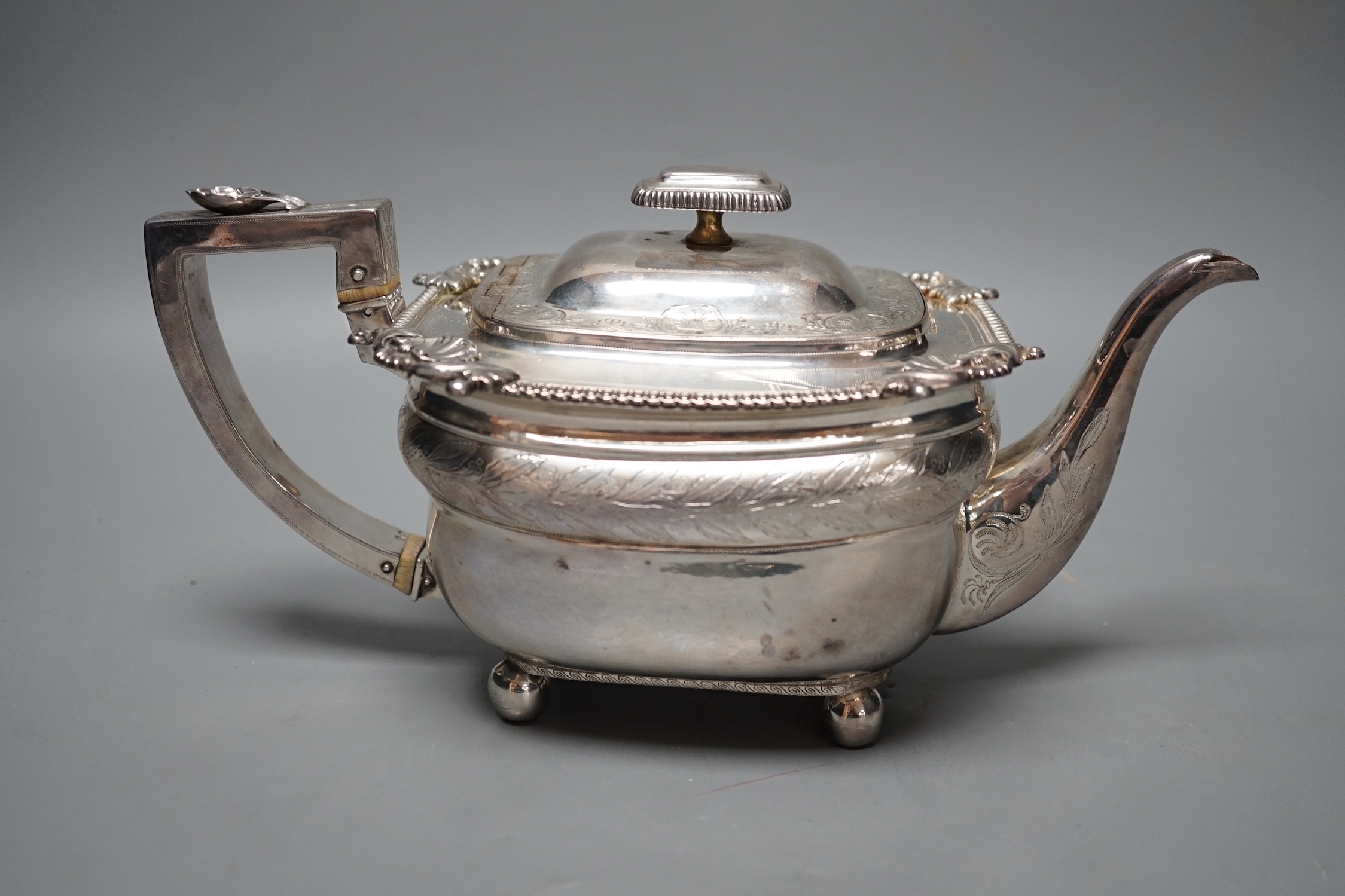 A George III silver teapot, Abstinando King, London, 1808, gross weight 21oz.